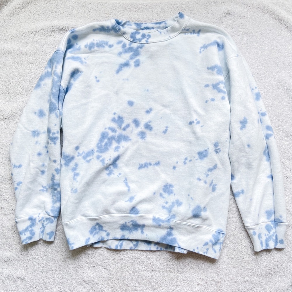 Hanes blue tie dyed crewneck!